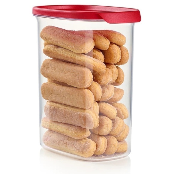 🚨Tupperware Ultra Clear 9 1/2 cup container - Picture 1 of 8